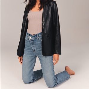A&F Ultra High Rise 90s Straight Jean